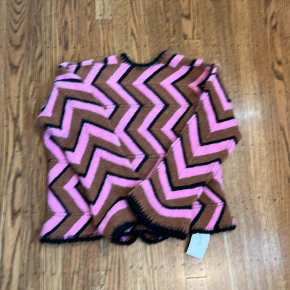 TACH Sweater - Picture 7 of 7